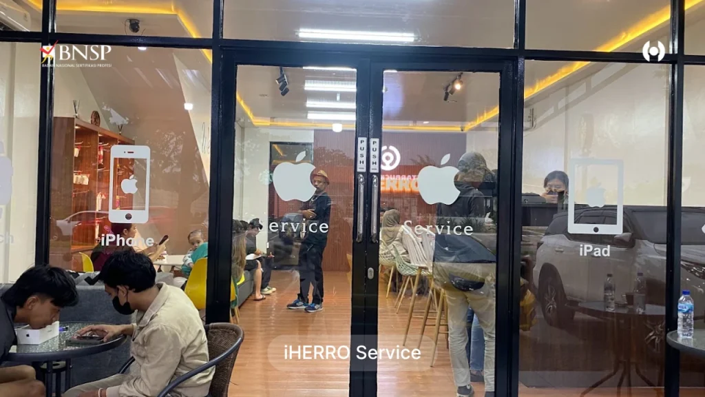 Customer Merasa Lebih Nyaman dengan Service Perangkat Apple Mereka di iHERRO